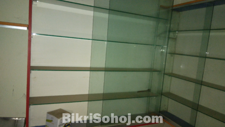 দোকানের ডেকোরেশনস্ বিক্রি হবে।
